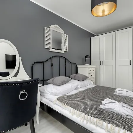 Apartman Kasprowicza 20 Swimming Pool By Jantar