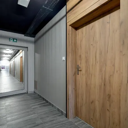 Kasprowicza 20 Swimming Pool By Jantar コウォブジェク