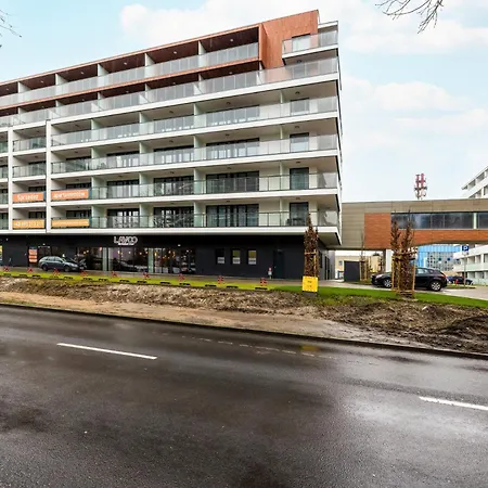 Kasprowicza 20 Swimming Pool By Jantar コウォブジェク