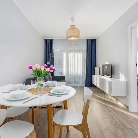 Kasprowicza 20 Swimming Pool By Jantar * コウォブジェク