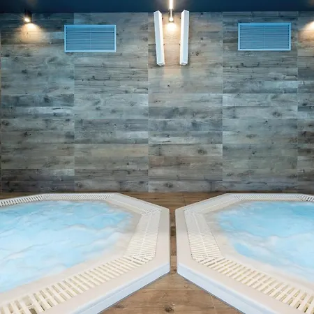 Kasprowicza 20 Swimming Pool By Jantar アパート